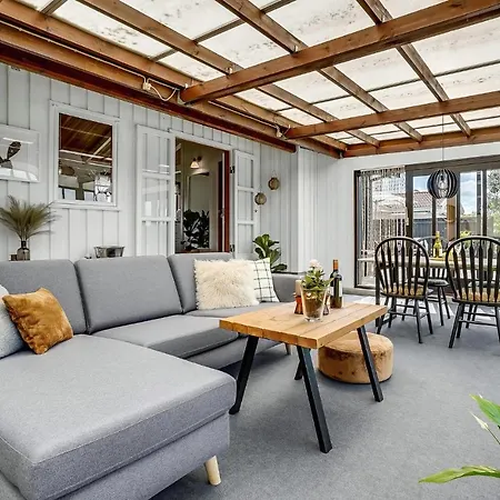 Ferienhaus Awesome In With House Sea View